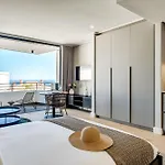 Modern Studio W Views In Cape Town Bantry Condo