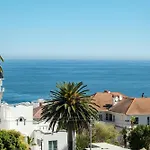Modern Studio W Views In Cape Town Bantry Condo