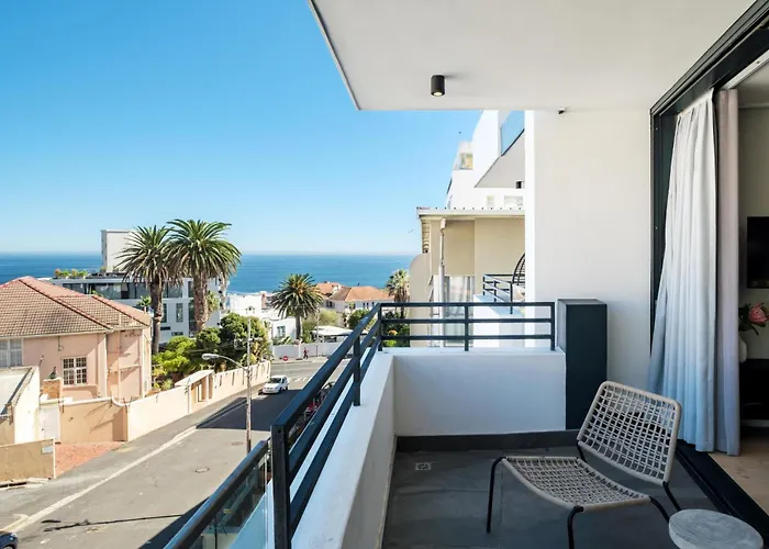 Modern Studio W Views In Cape Town Bantry Condo