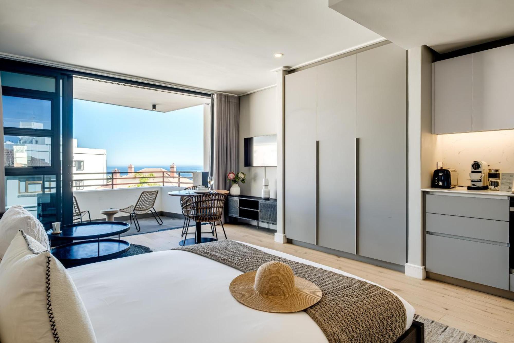 Modern W Views In Bantry Apartment *